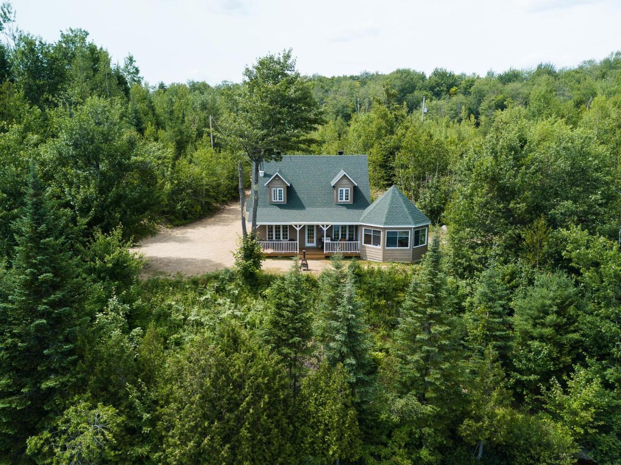 Pourvoirie Du Lac Blanc Villa Saint-Alexis-des-Monts Buitenkant foto